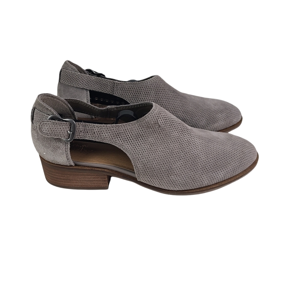 Crown Vintage Charmed Booties Taupe‎ size 9.5